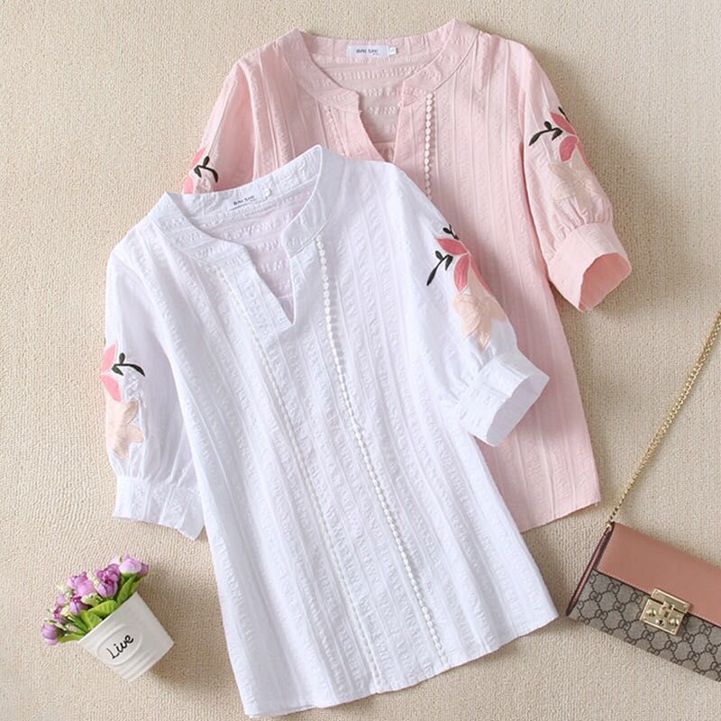 把长裙都比下去的“气质T恤”，搭配短裤+小白鞋，美嫩到不行