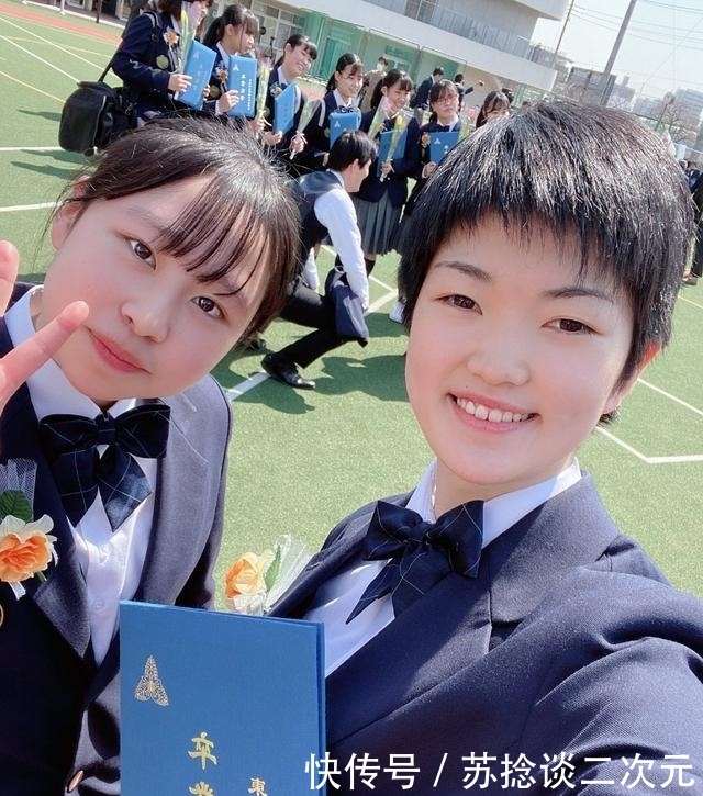 「毕业」又出一个伊藤美诚!15岁双打世界第1+破刘诗雯纪录,如今初中毕业