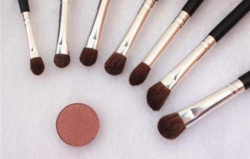  #眼影#眼影刷和眼影棒的区别 你需要知道的美妆常识