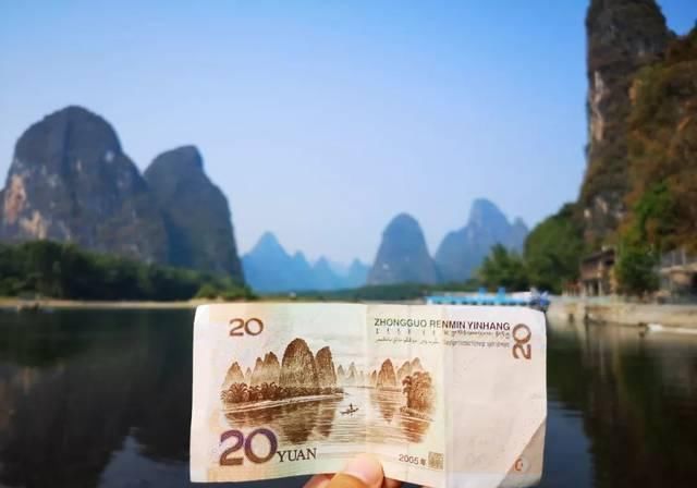 广西桂林阳朔有个小镇，名气不大游客不多，风景秀丽如世外桃源