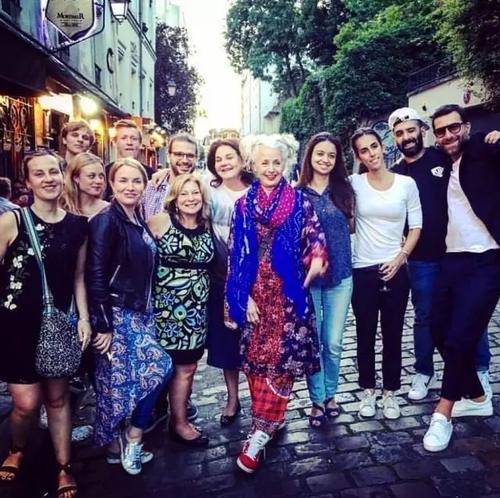 连62岁老太太都美丽地环游世界，你还有理由邋遢？