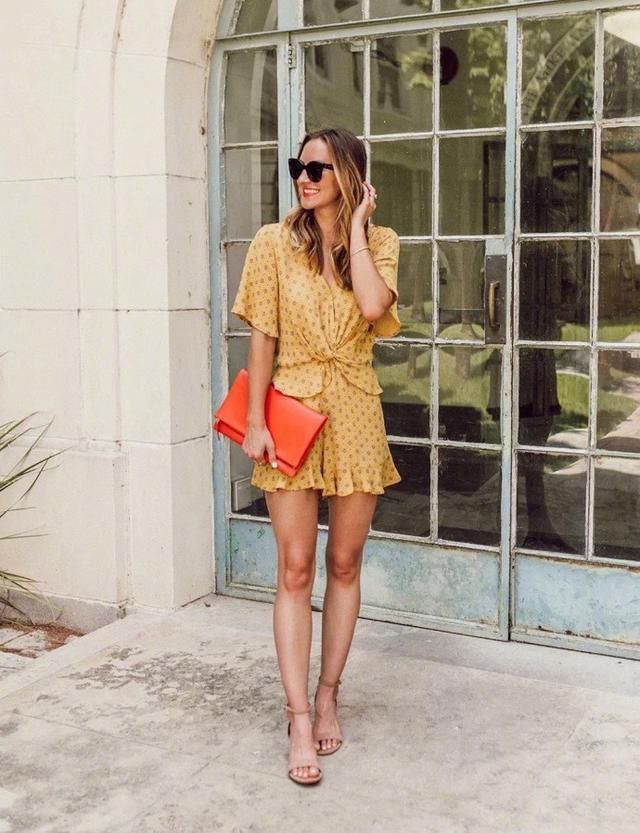 39岁汤唯素颜出镜，穿着简单难掩气质，文艺女神美得太高级!