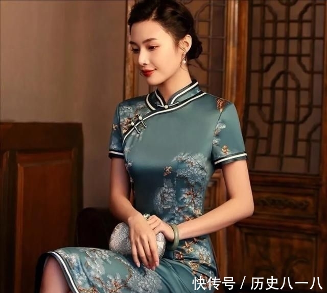 【神态】女人的旗袍美,美在神态,也美在神韵!