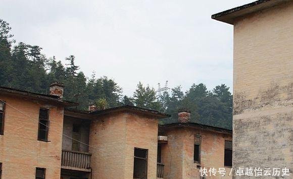 这座军用铀矿，雄踞深山30年，今破败荒凉，成电影取景地