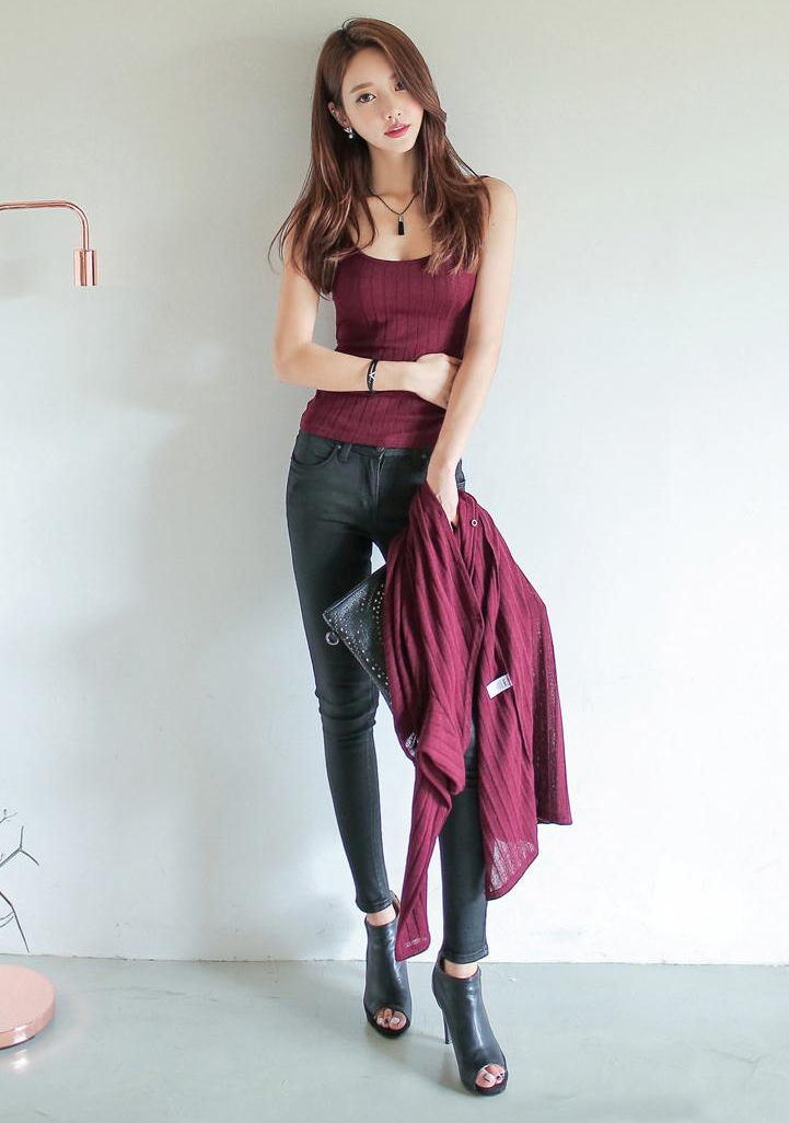 穿紧身裤的小姐姐们，必然性感妩媚，成为街头焦点