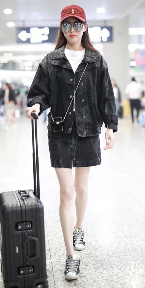 牛仔装不仅百搭，随意，还能穿出温柔，可爱感