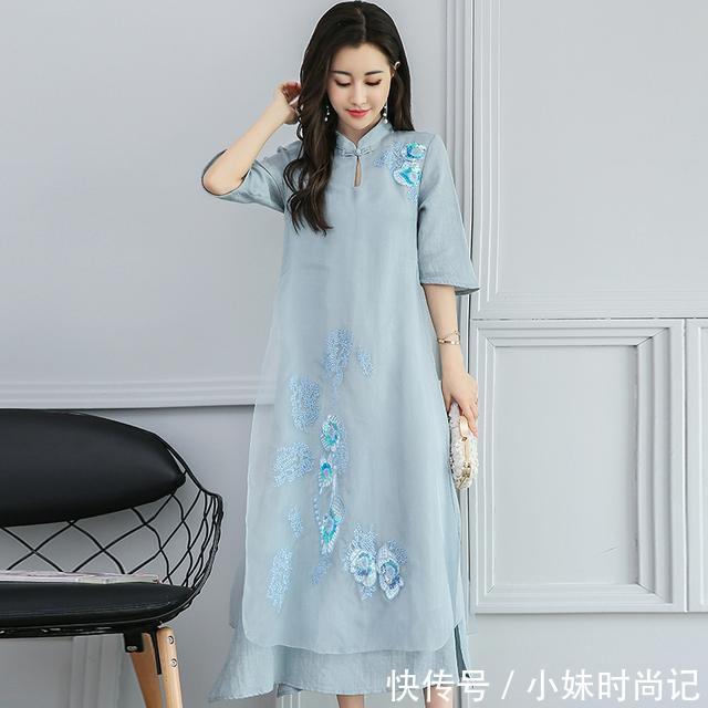 复古印花:茶女穿这么古韵幽幽的旗袍,会更显安静优雅哦