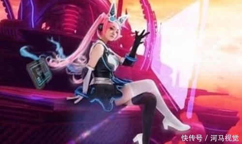 天使:过膝袜成为最大的亮点,一半天使一半魔鬼,15岁小姐姐cos安琪拉火了