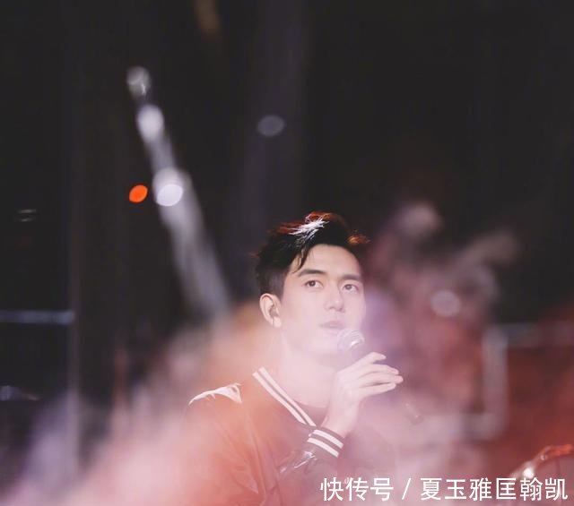 肖战东方卫视跨年彩排