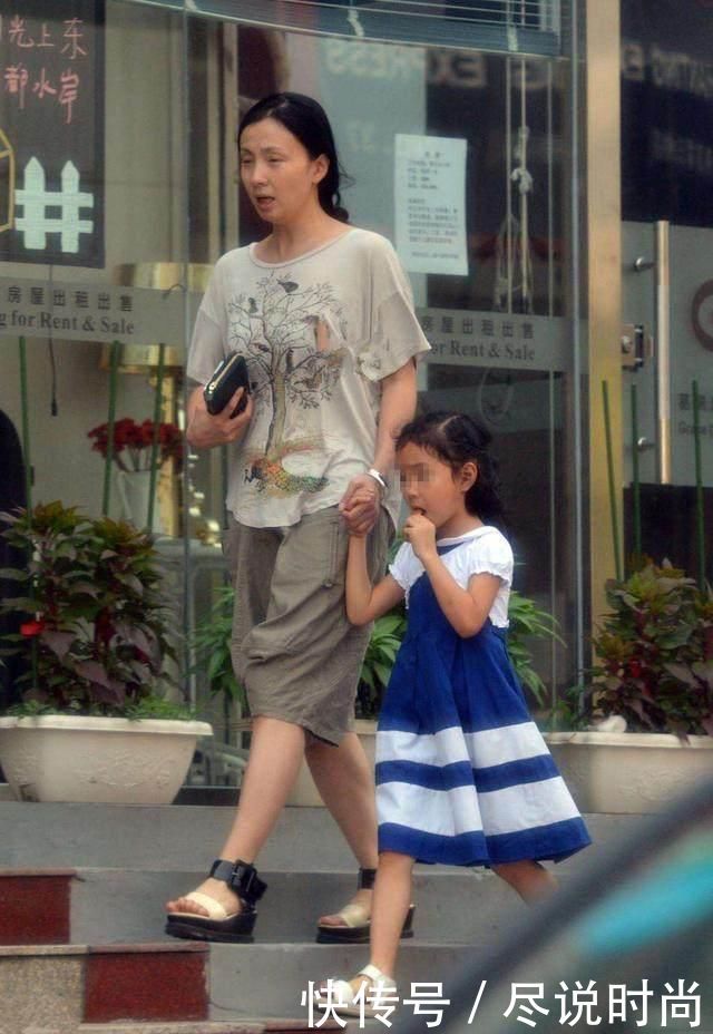 颜值演技都有的她，为了家庭不惜牺牲自己，再次亮相却惊艳全场