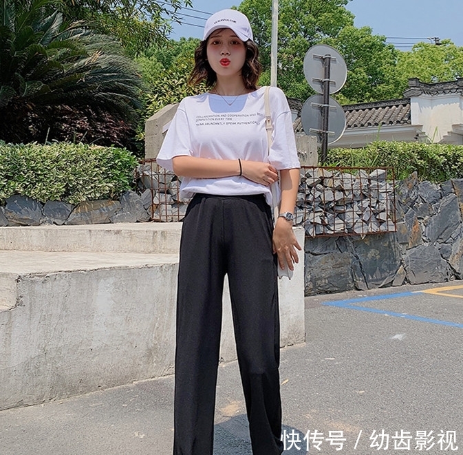  [T恤的时]春末夏初，怎么穿T恤才时尚？这些搭配方式，让你美得惊艳