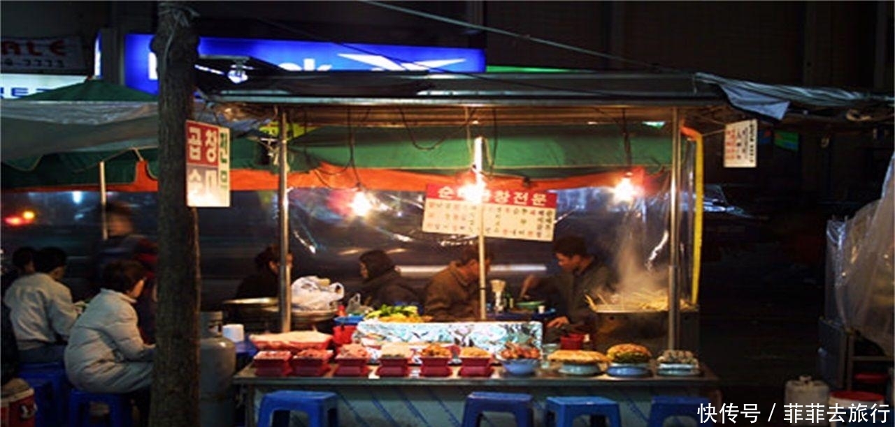 外国人到中国旅游晚上从不出门，后来才知道原来中国生活这么幸福