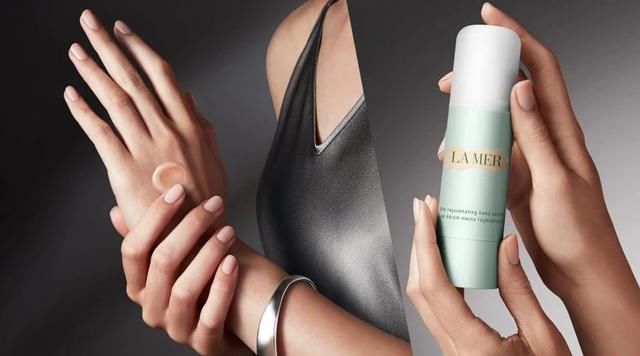  手霜@时尚芭莎90秒 | 救救你饱受酒精折磨的双手吧！