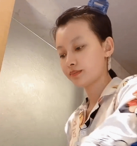 『化妆』孙怡直接素颜出镜引热议,不化妆和美图判若两人,果然是照妖镜!