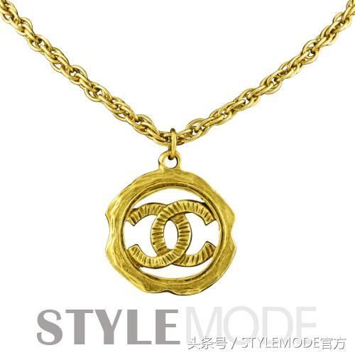 你知道么?这个夏天Ins博主都在“锁骨杀”凹造型!