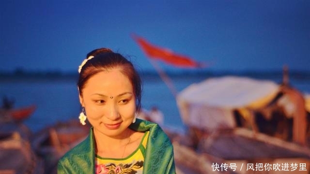 恒河夜祭，一场赞美河神的不变传奇，古老震撼不论风雨持续数百年