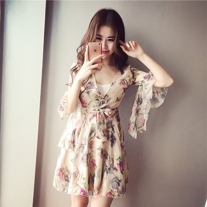 你绝没见过这么性感的镂空套装，快来一饱眼福!简直美的楚楚动人