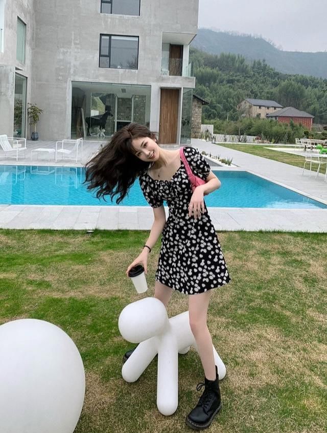  #碎花#初夏最in的碎花元素，教你穿搭小技巧，让你秒变时髦精