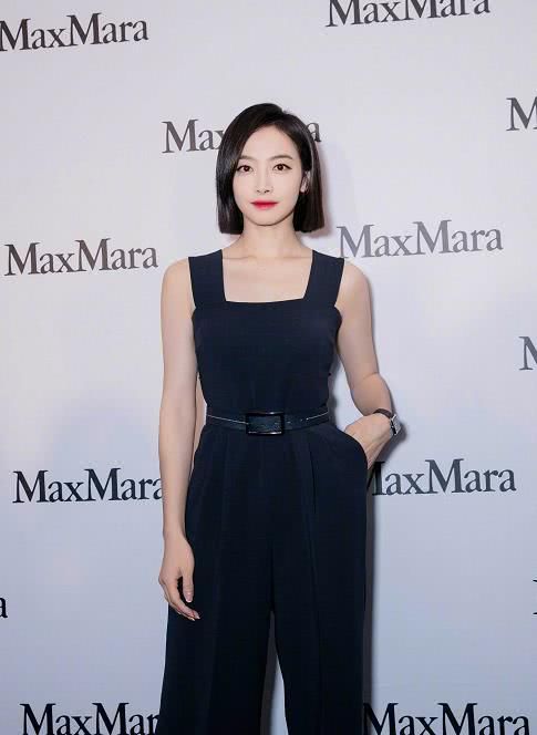 赵丽颖和宋茜同穿连体裤，一个清纯像初中生，一个却像“女总裁”