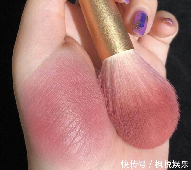 『彩妆』泰国除了好用到可全套入的彩妆之外,还有这些小众香氛也很好买!