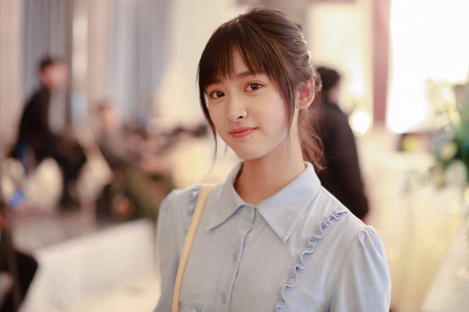 沈月被曝拉黑大学同学 发朋友圈嘲讽:“你什么玩意可笑不可笑”