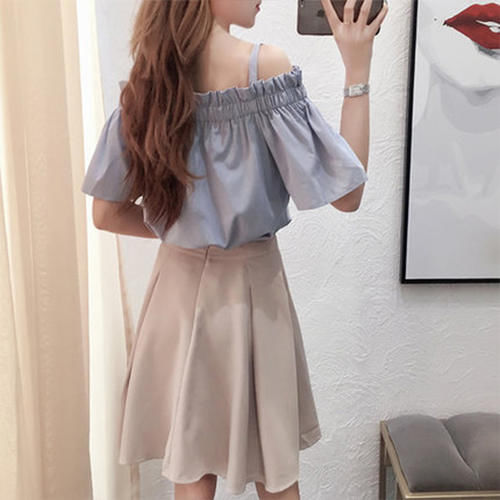 现在小姑娘真敢穿,逛街只穿个隐形“一字裙”,满满都是回头率