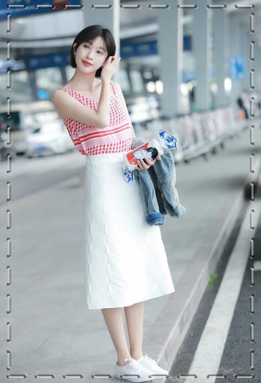 当张俪与韩雪同穿半身裙，网友:终于知道清纯和成熟差距有多大了