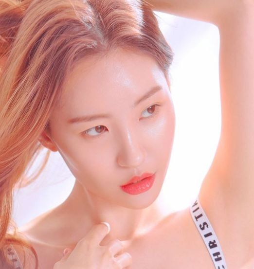 太子妃张天爱带着新发色杀回来了?