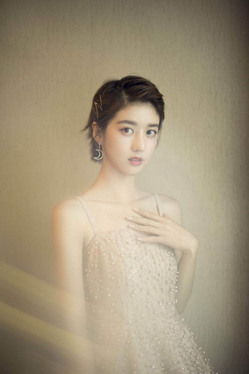 李凯馨性感优雅活动写真图片