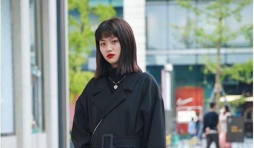  适合@脸大适合剪什么样的刘海? 女生时髦前卫刘海短发献给脸大的你