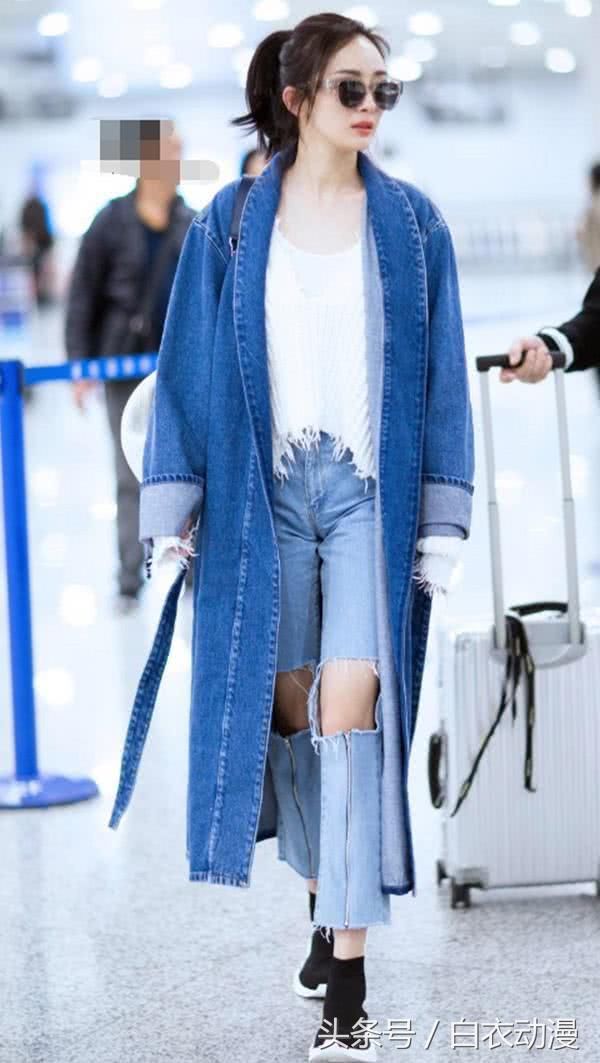 杨幂坐姿绝了，腿间间距不足2厘米，网友：她是怎么做到的