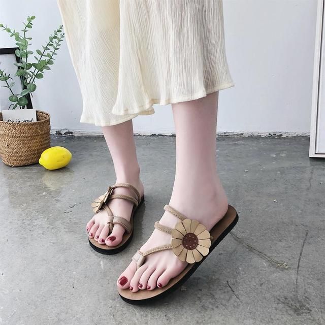 让脚丫都透着美，时尚优雅拖鞋穿起来