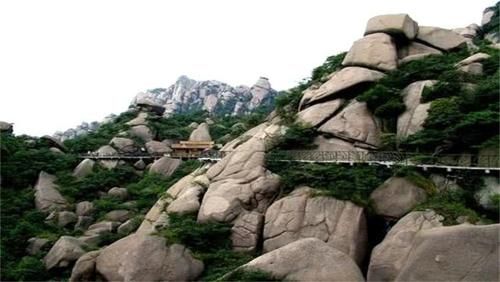 江西一座“被忽略”的山，有72座山峰，主峰海拔1496米