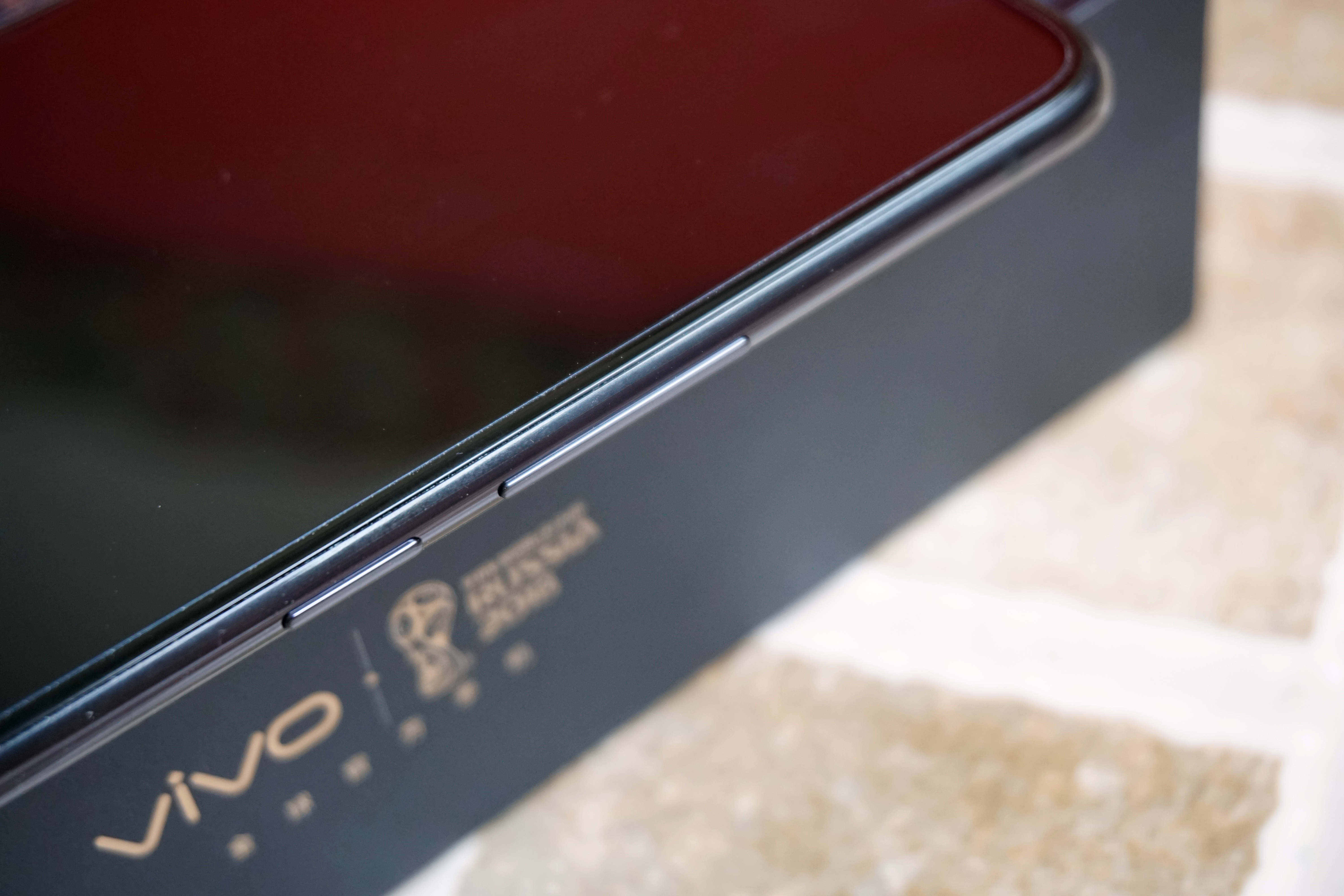 vivo NEX开箱:未来的手机是什么样子?里程碑式