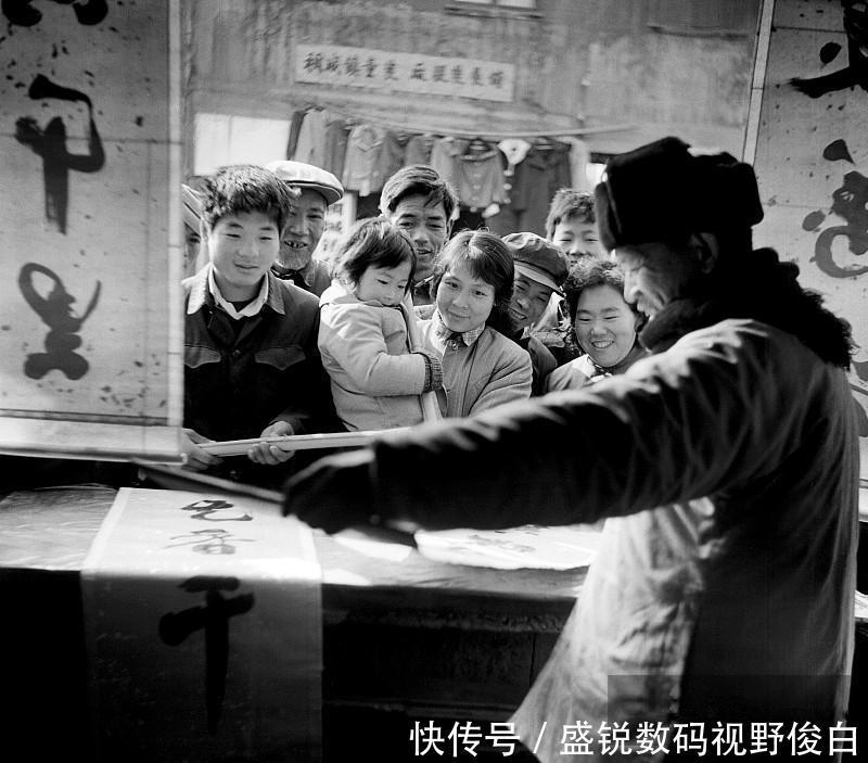 #过年#80年代是如何过年的,年味要比现在浓多了,小孩子最开心