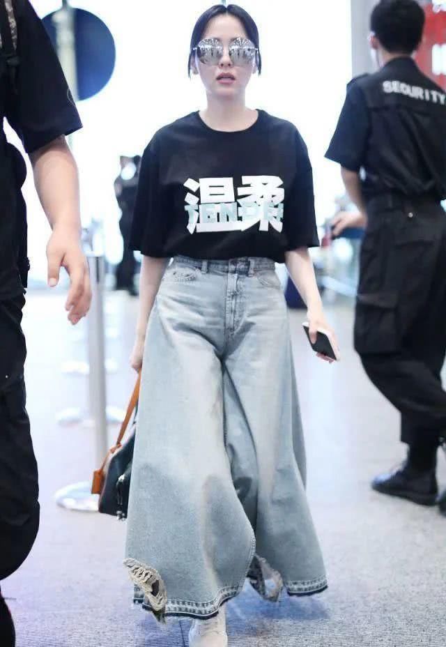  「穿对」春天T恤怎么穿？追求时尚也要适合自己，穿对了才会养眼好看