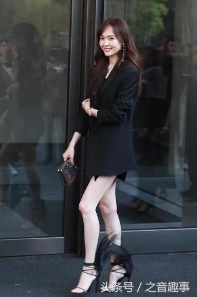 唐嫣，颜值身高衣品大长腿她都有，看这几张就知道为什么吸引人呢