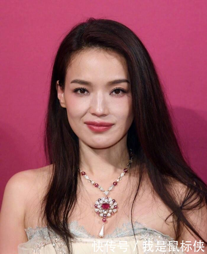  「气质」女生适不适合留刘海，主要看脸型和气质，选对颜值翻倍