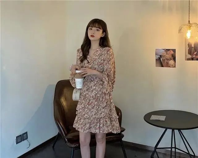  『小裙子』裙子千万别乱穿!今年春夏最流行的3条裙子,显瘦又显高!