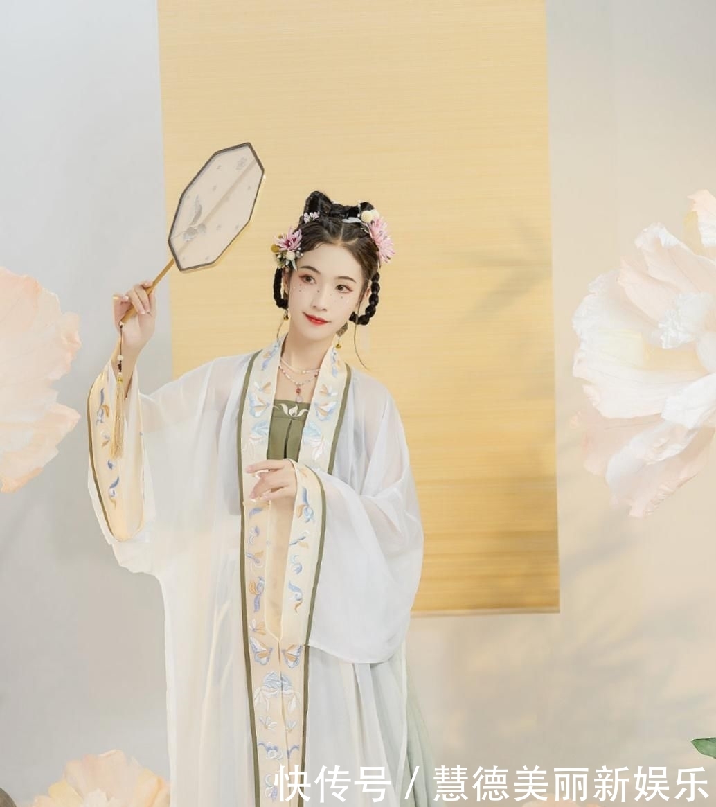  [小白]别再说汉服不日常了。这几套汉服小白也能穿出街，效果够“雷人”