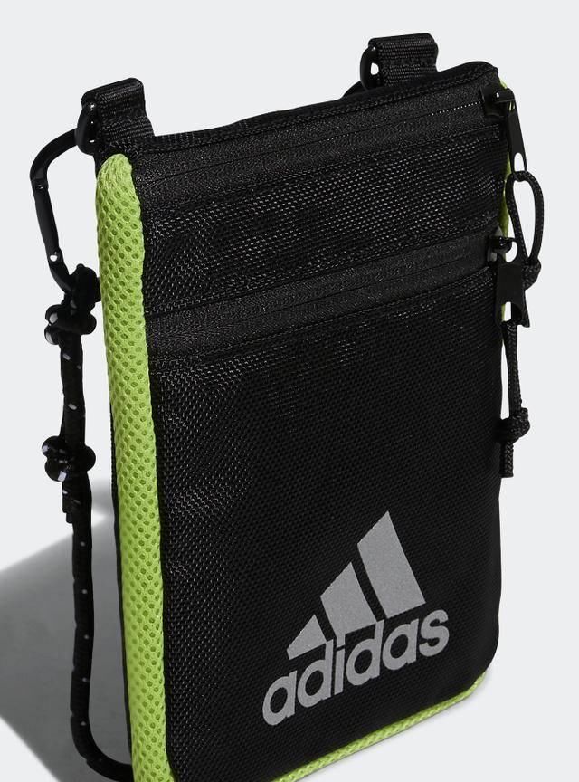  [开卖]都说黑色百搭！adidas即将开卖的Superstar让我想起刚入手的腰包