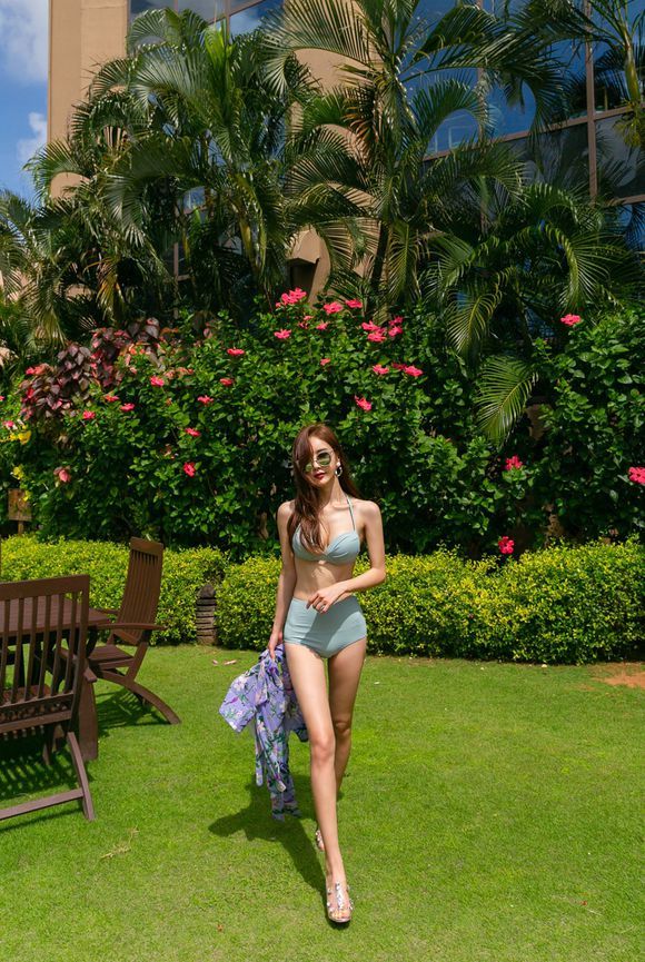 女神孙允珠,椰林浅海清甜蜜瓜薄荷比基尼