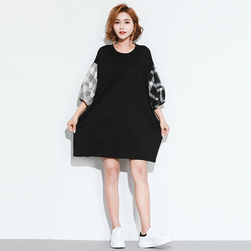 丰满的女人别再穿丝袜，穿这些宽松裙子也是别有一番风味