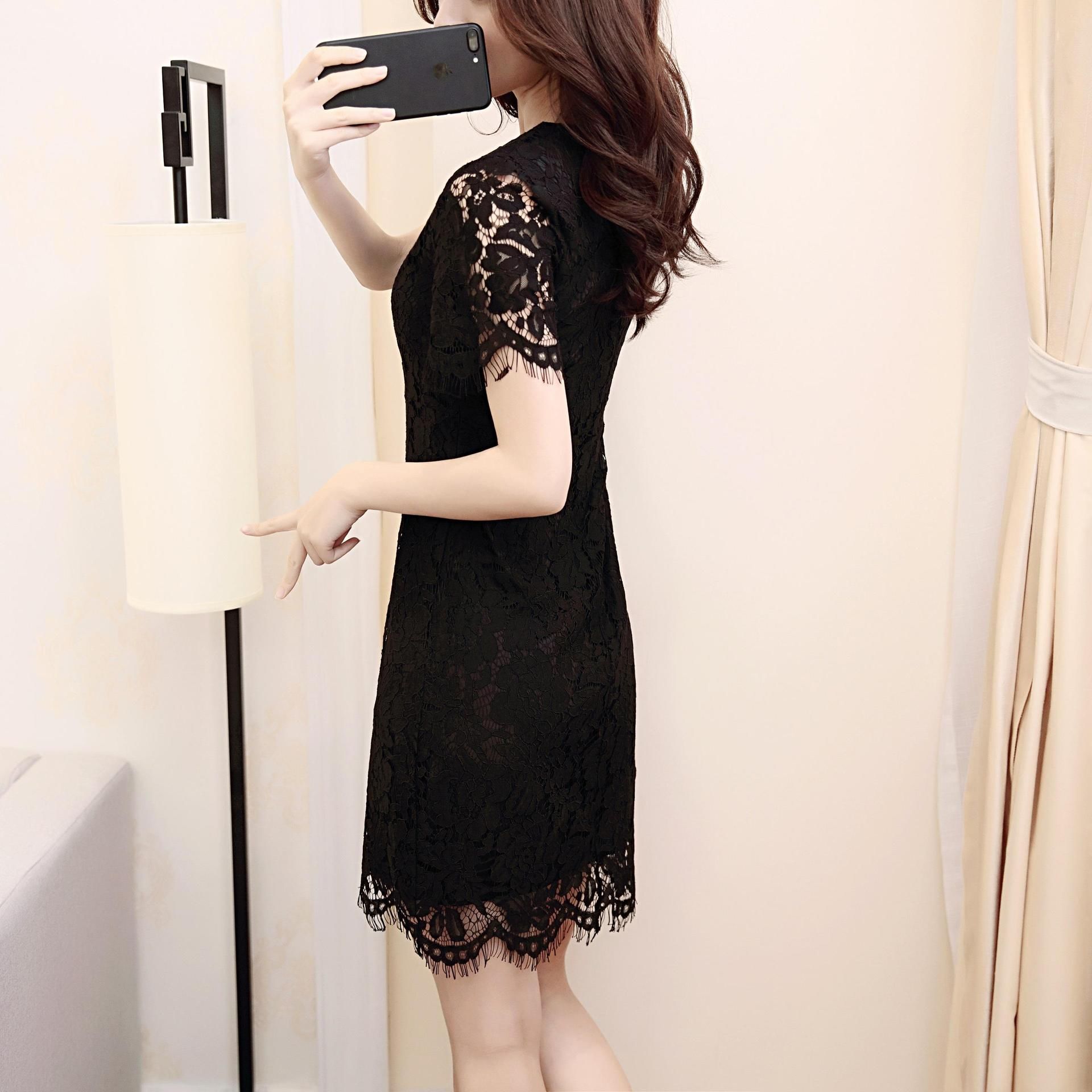 身材姣好的女人，三伏天穿紧身衣，性感又迷人，男人百分百会心动