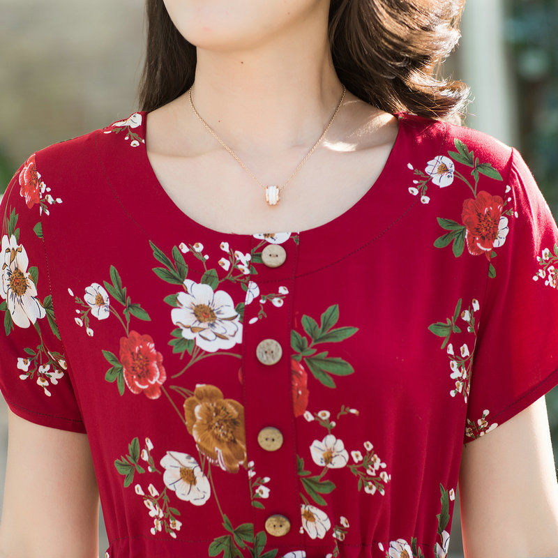 妈妈出门，就要穿的年轻漂亮，新款妈妈装，走哪儿都出众