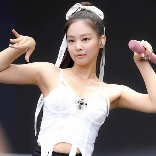  【少女】不能扔！Chanel、Dior 包装丝带除了绑头发外，还可以这样用！