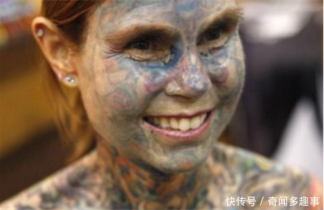 女子全身有95%的纹身,家人因此与其断绝关系