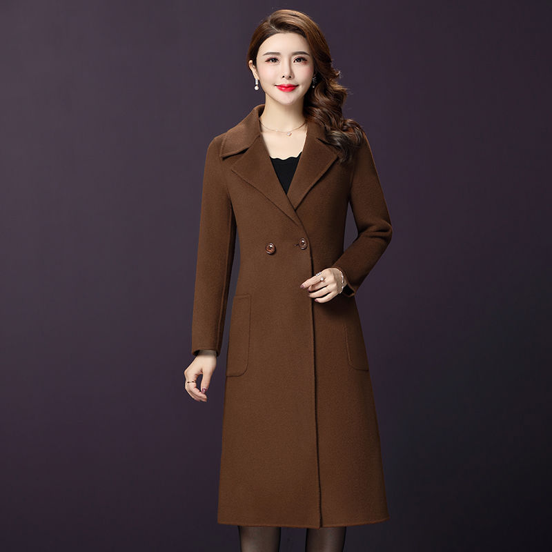 40-60岁的女人秋天一定要这样穿，超美丽优雅，气质很出众