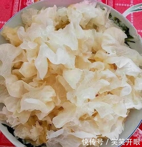  #女人#银耳和它一起煮，女人常吃，色斑不见了，皱纹也减少了