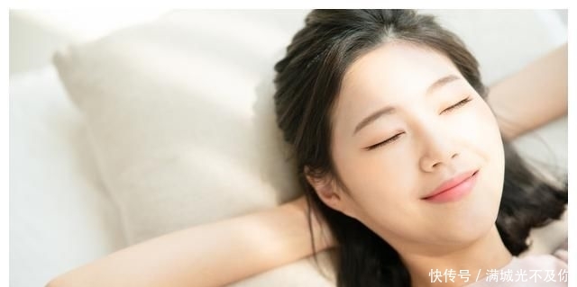  「秃头」晚上睡觉爱“散头发”？多数女生搞错了，小心变成了“秃头女孩”
